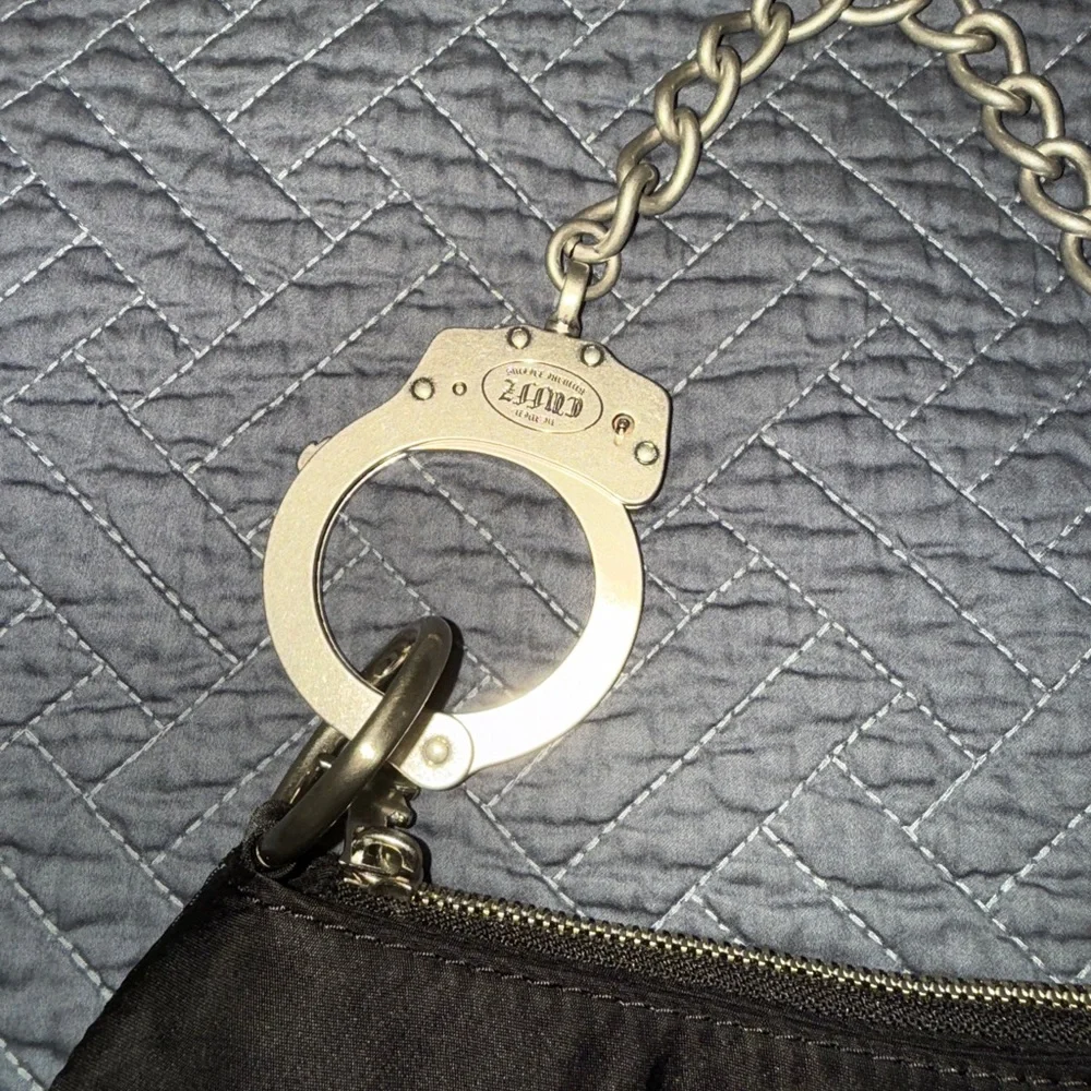 Heaven by Marc Jacob’s Cuffz Hand Bag - Picture 4 of 10